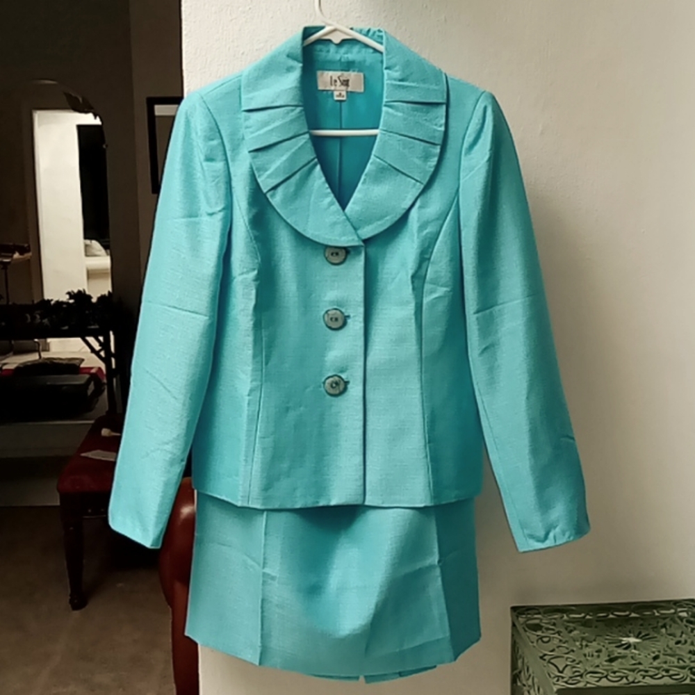Le Suit Skirt Suit